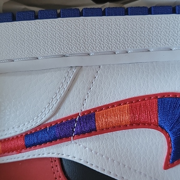 Air Jordan 1 Mid SE - Picture 13 of 15